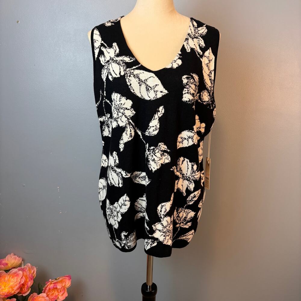 New Chico’s floral sweater tank Black White Minimalist NWT Women’s top Sz Large